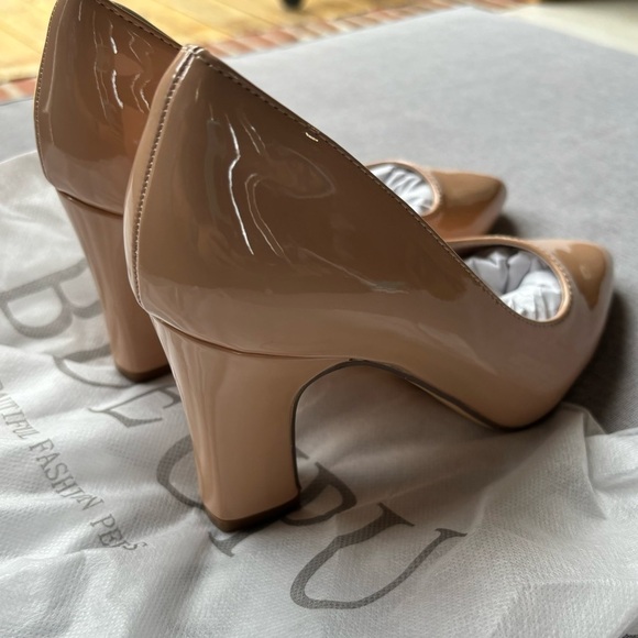 Chunky High Heels Closed Pointed Toe Pumps, Size 5.5 - Picture 4 of 9